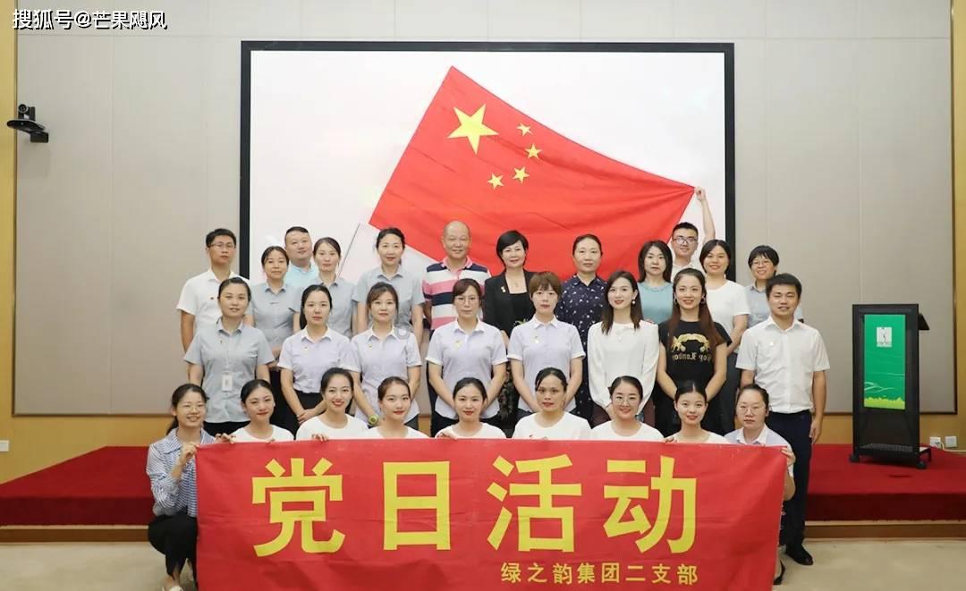 大型警车找轮胎